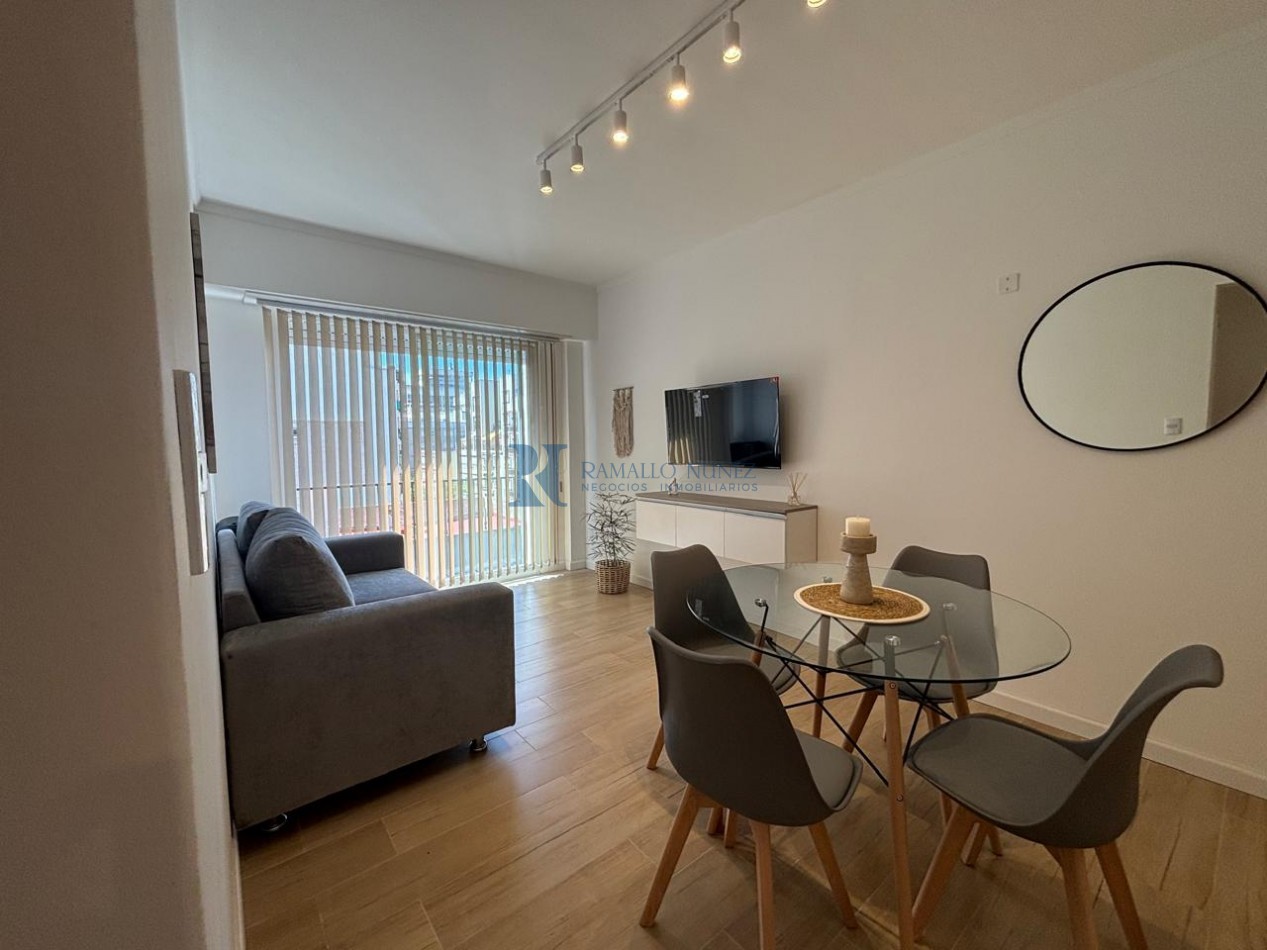 Reciclado a nuevo - 2 Amb. a la calle - Entre Rios esquina Brown