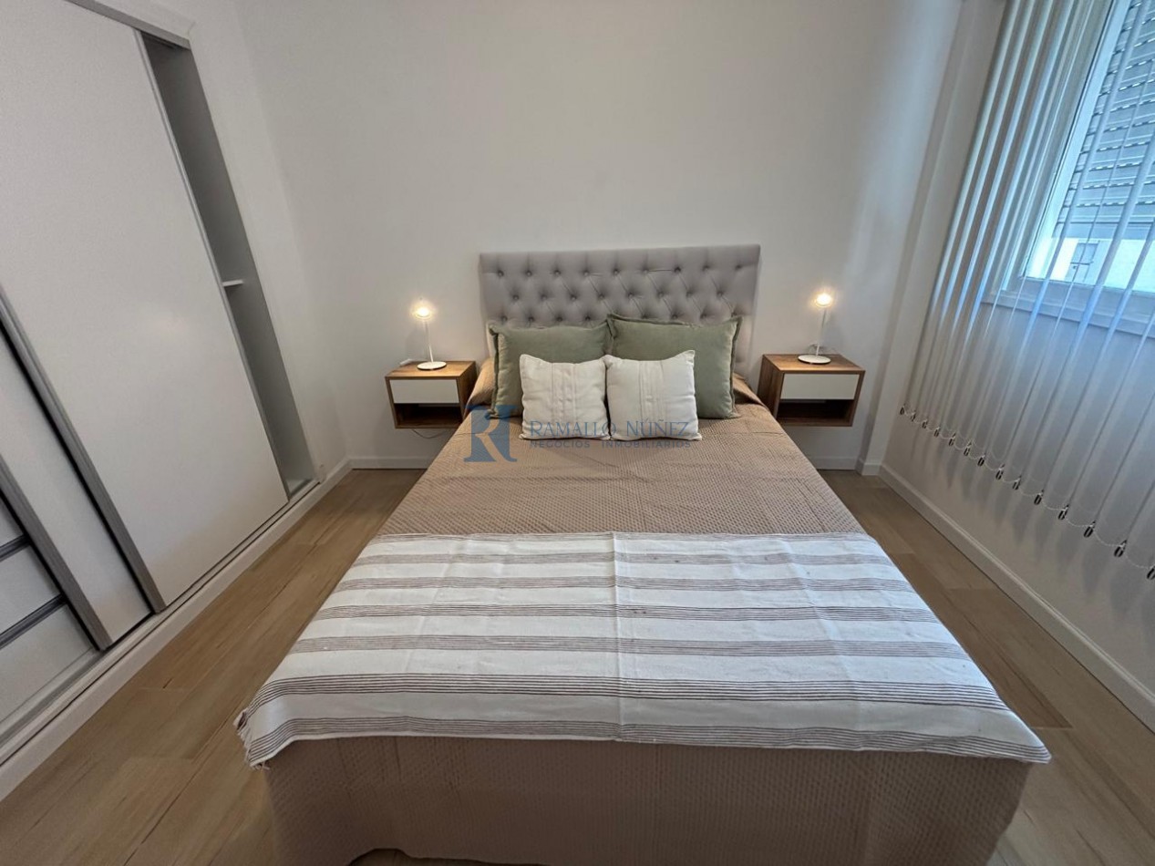 Reciclado a nuevo - 2 Amb. a la calle - Entre Rios esquina Brown