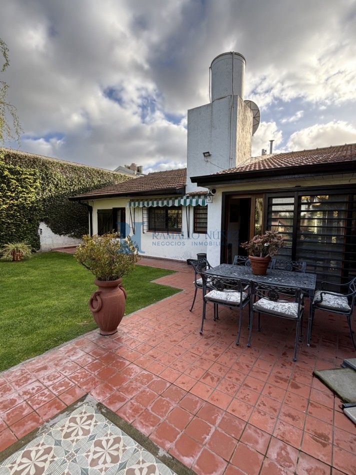 Casa de una sola planta 4 Ambientes  - Barrio San Geronimo