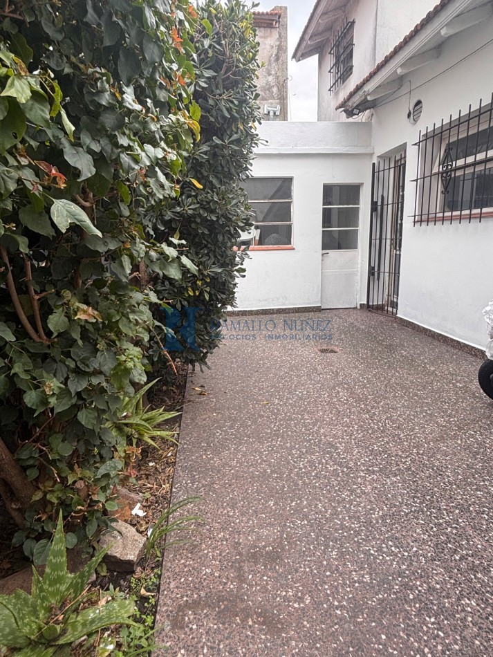 Venta Chalet 4 Amb. Garaje y Patio + Propiedad 3 ambientes detras