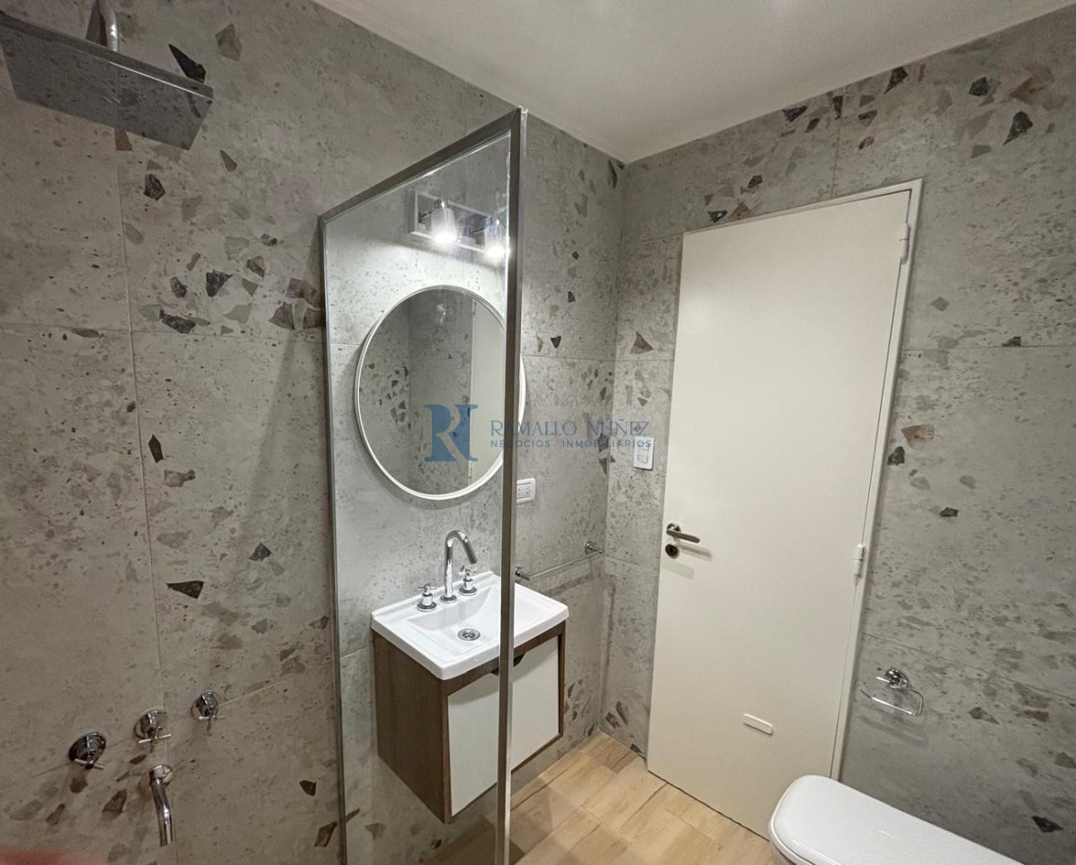 Reciclado a nuevo - 2 Amb. a la calle - Entre Rios esquina Brown