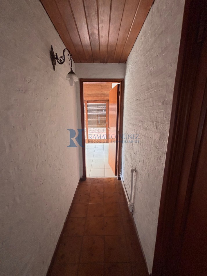 Chalet 4 Ambientes - Lavalle y Azcuenaga, Barrio San Carlos.