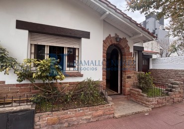Venta Chalet 4 Amb. Garaje y Patio + Propiedad 3 ambientes detras
