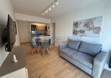 Reciclado a nuevo - 2 Amb. a la calle - Entre Rios esquina Brown